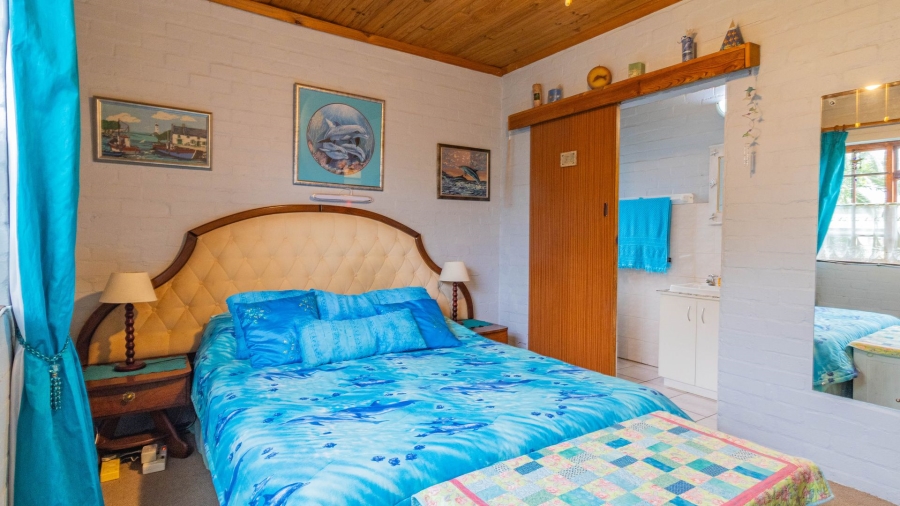 5 Bedroom Property for Sale in Sandbaai Western Cape